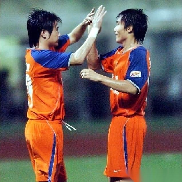 郑智、李金羽不握手，基本风度都不要了？中超第5轮青岛西海岸1-1被辽宁铁人绝平后