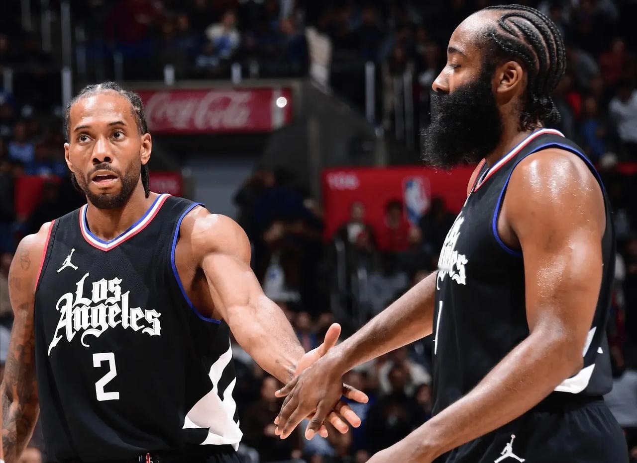 重新洗牌！两年后的交易市场，将是NBA历史上巨星最多的一年！
在2027年合同到