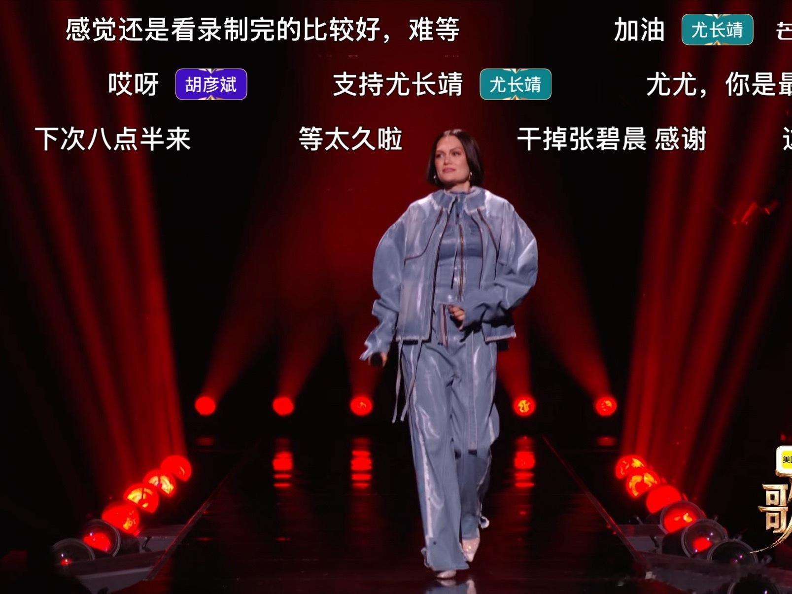 那英 jessiej嗓子眼里有大炮啊哈哈哈救命啊 