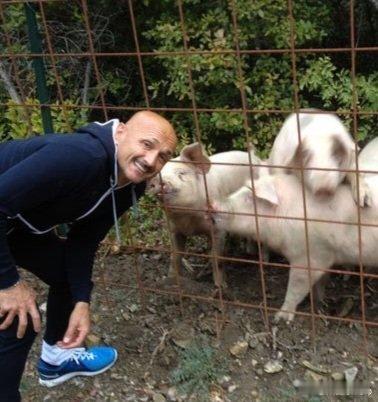 斯帕莱蒂锐评图多尔：“在我看来，图多尔很严肃，是一个有真正正能量价值观的人。看着