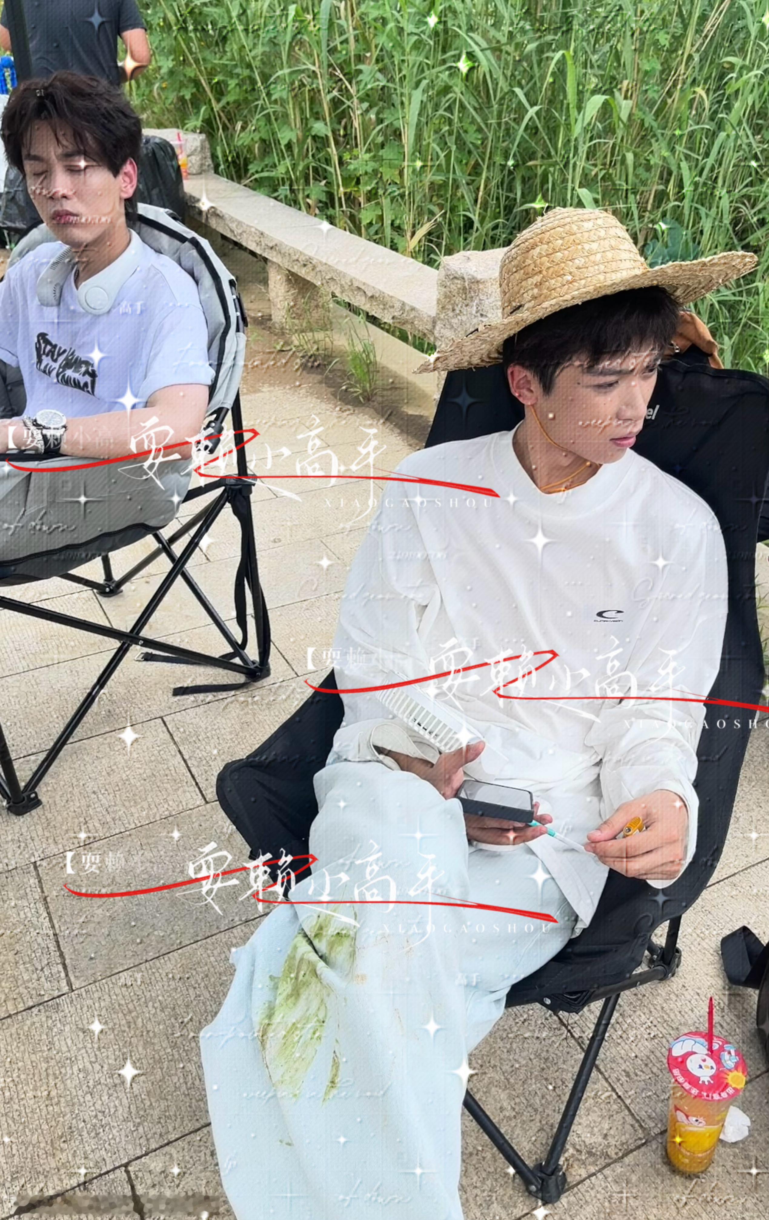 哎呀哪里来的萌萌小农民🤏🏻柠檬水是谁喝的不言而喻咯嘻嘻 