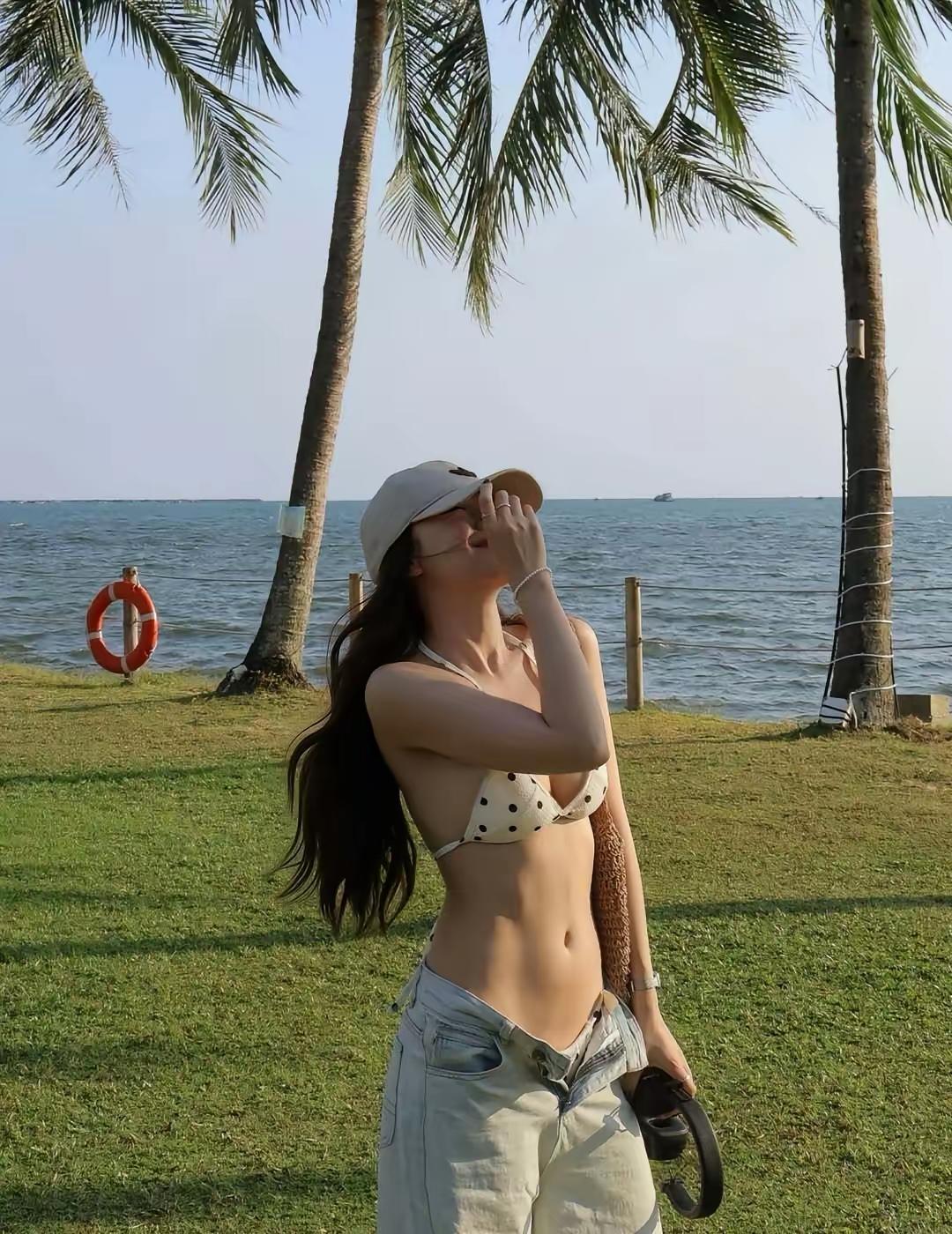 海边度假风，阳光、沙滩、海浪，完美假期！🌞🏖️🌊