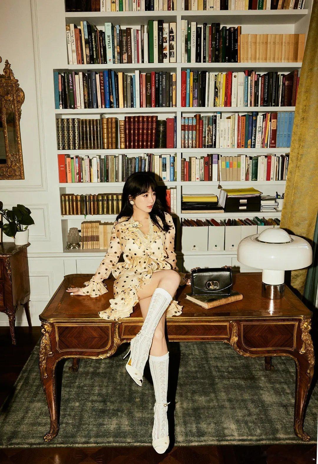 看了杨紫的生图和精修之后，真的发现好看的照片一定是有氛围感的 ​​​