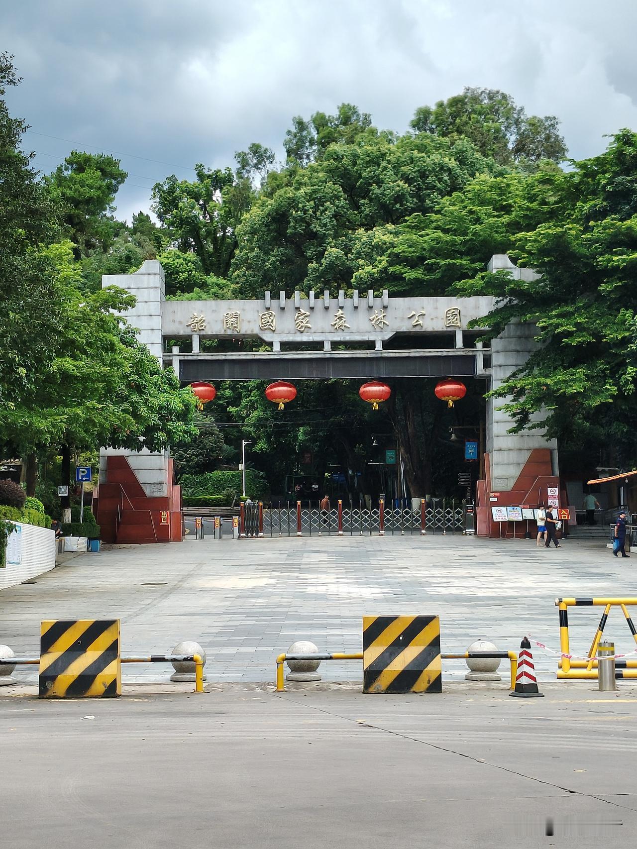 爬山爬楼是真痛苦，这次韶阳楼可把我折腾惨了，感觉要了我半条命。爬到一半就气喘吁吁