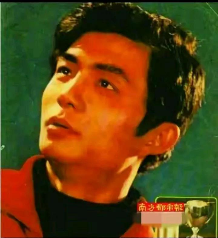 中国排坛至今为止最帅的男运动员是谁？相信大家心中都会有一个共同的人选，他就是汪嘉