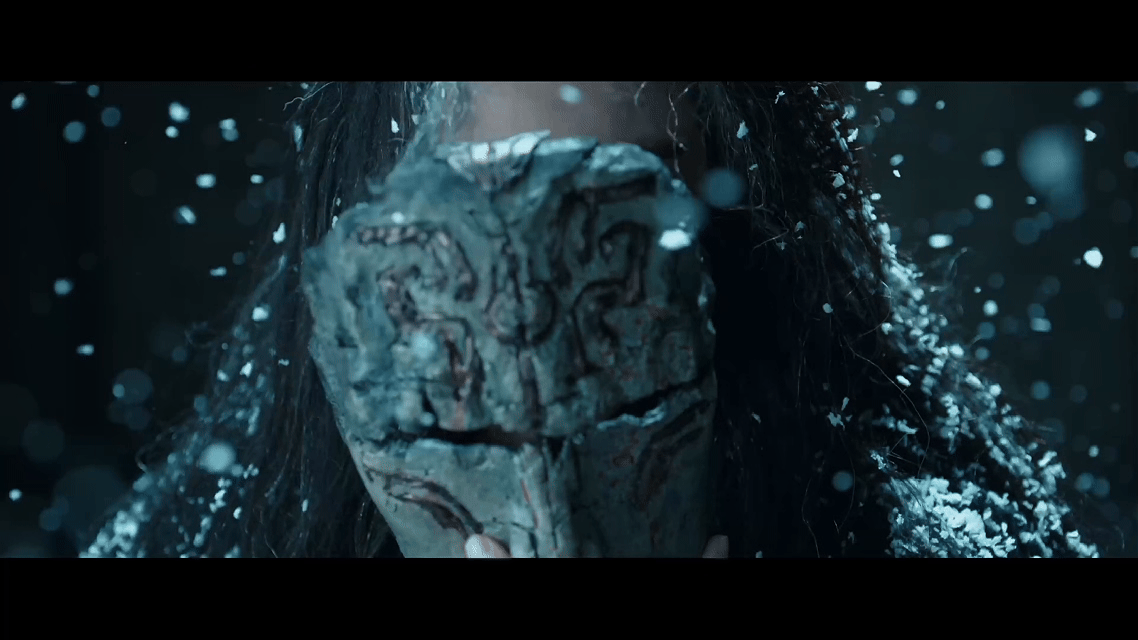 没人能在雪景里打败李昀锐李昀锐也拍出了雪景神级镜头《冰湖重生》诸葛玥一出场，白雪