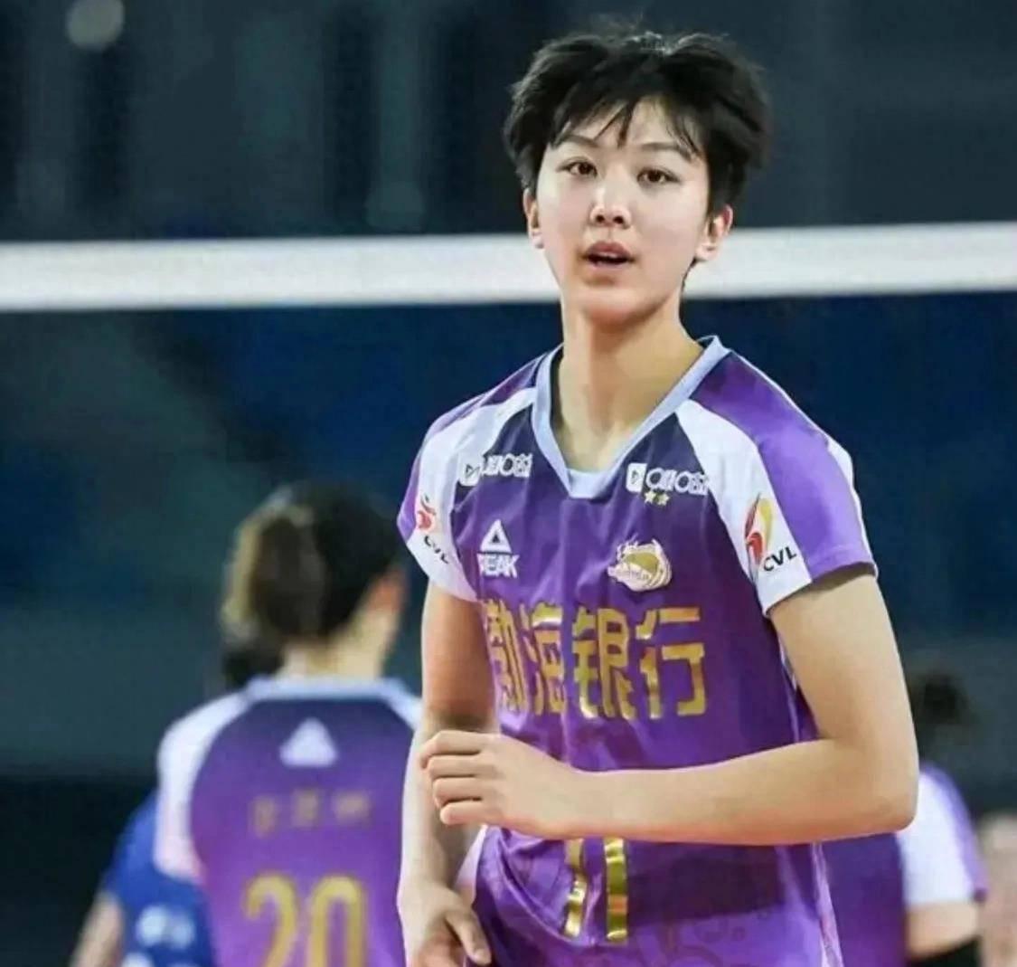 本来陈博雅已经渐渐在接应二传的位置上打出来了，结果今年年初联赛最后阶段受伤，可能