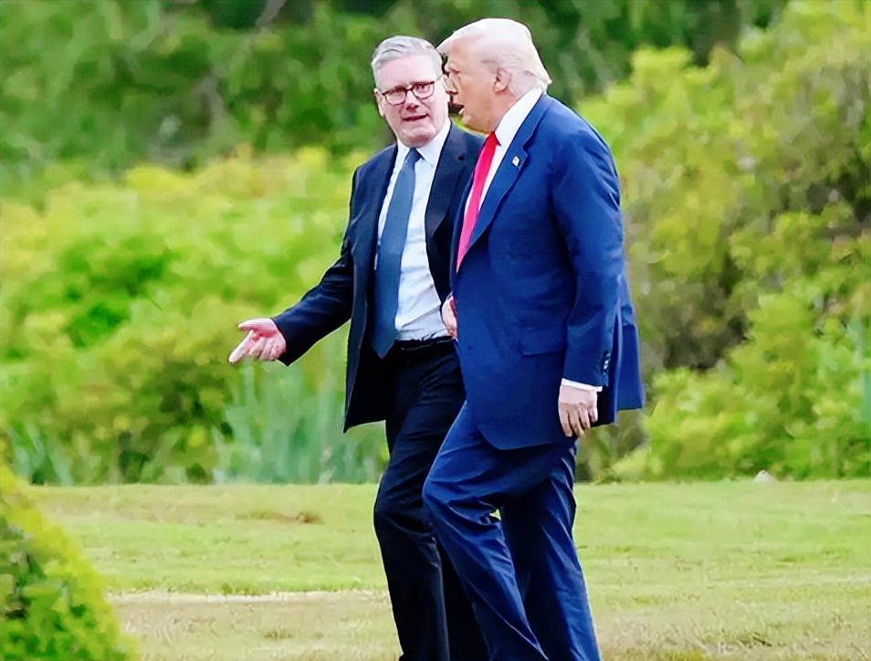 美国和英国这对喊了几十年“铁哥们”的盟友又闹掰了？特朗普直接在社交平台公开怼英国