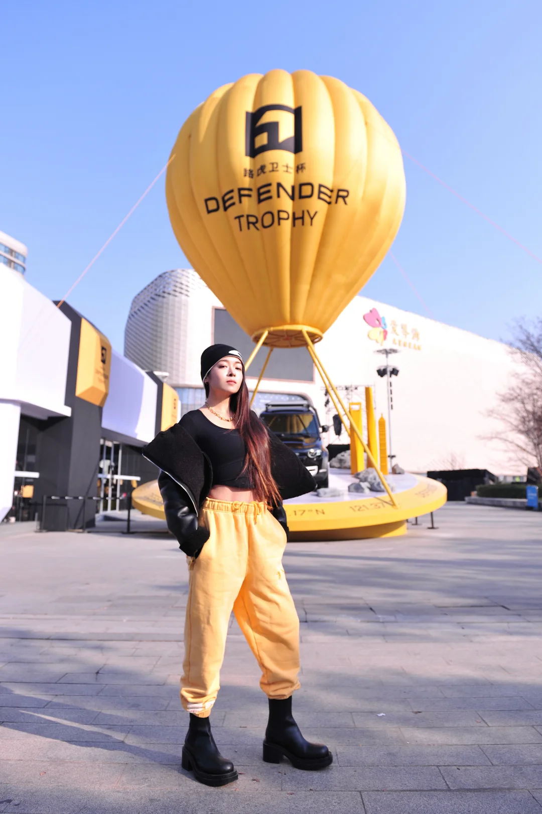一脚油门甩开城市模式，路虎卫士杯直接野醒！