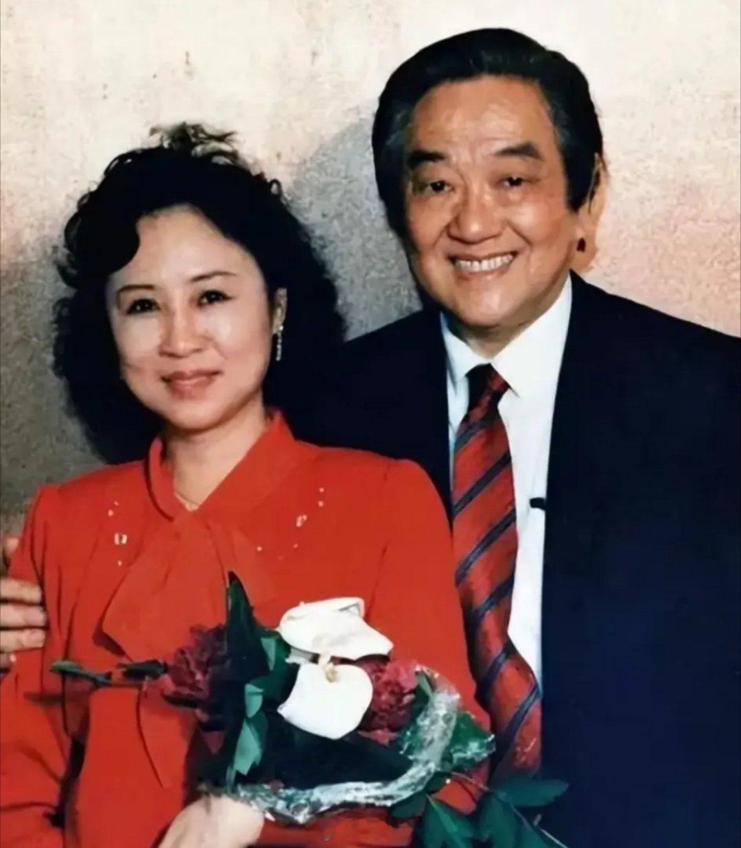 琼瑶叛逆、勇敢、独立的一生散去，我们应该多思考启迪，而不是苛责审判小三标签。琼瑶