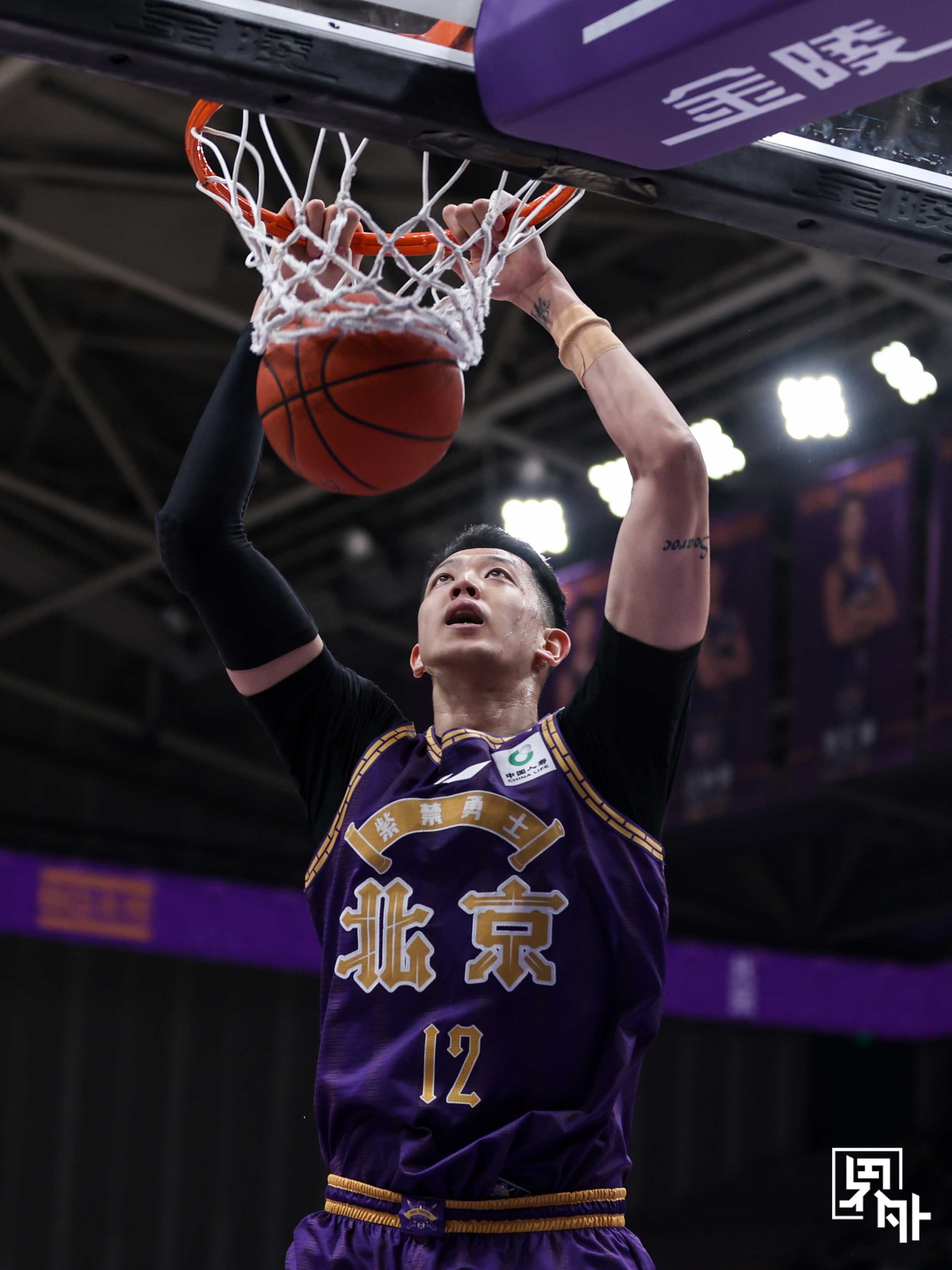 北控男篮战胜天津男篮 北控男篮主场92-89战胜天津男篮，取得新赛季两连胜。廖三