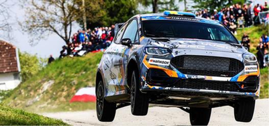 很多人看 WRC 只盯着 Rally1 顶级组，其实葡萄牙站的 Junior 组