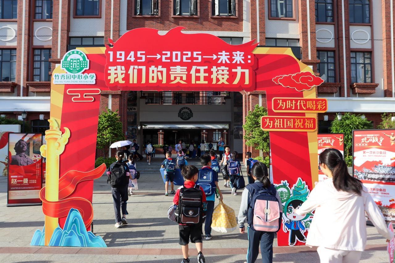 为什么好单位都看中第一学历？
高考人生转折点
因为央国企、包括上市公司我也都待过