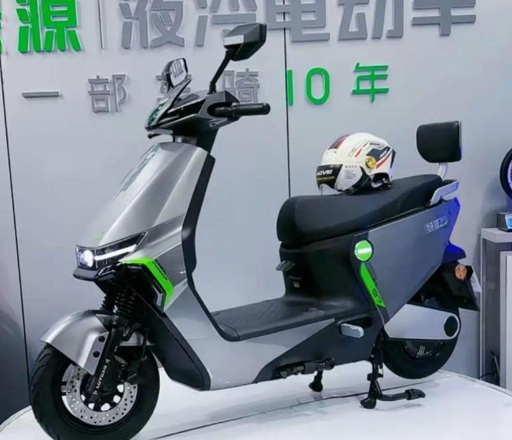 4500元电动车闭眼冲！台铃vs绿源4款爆款，续航/耐用各有侧重，不踩坑

家人