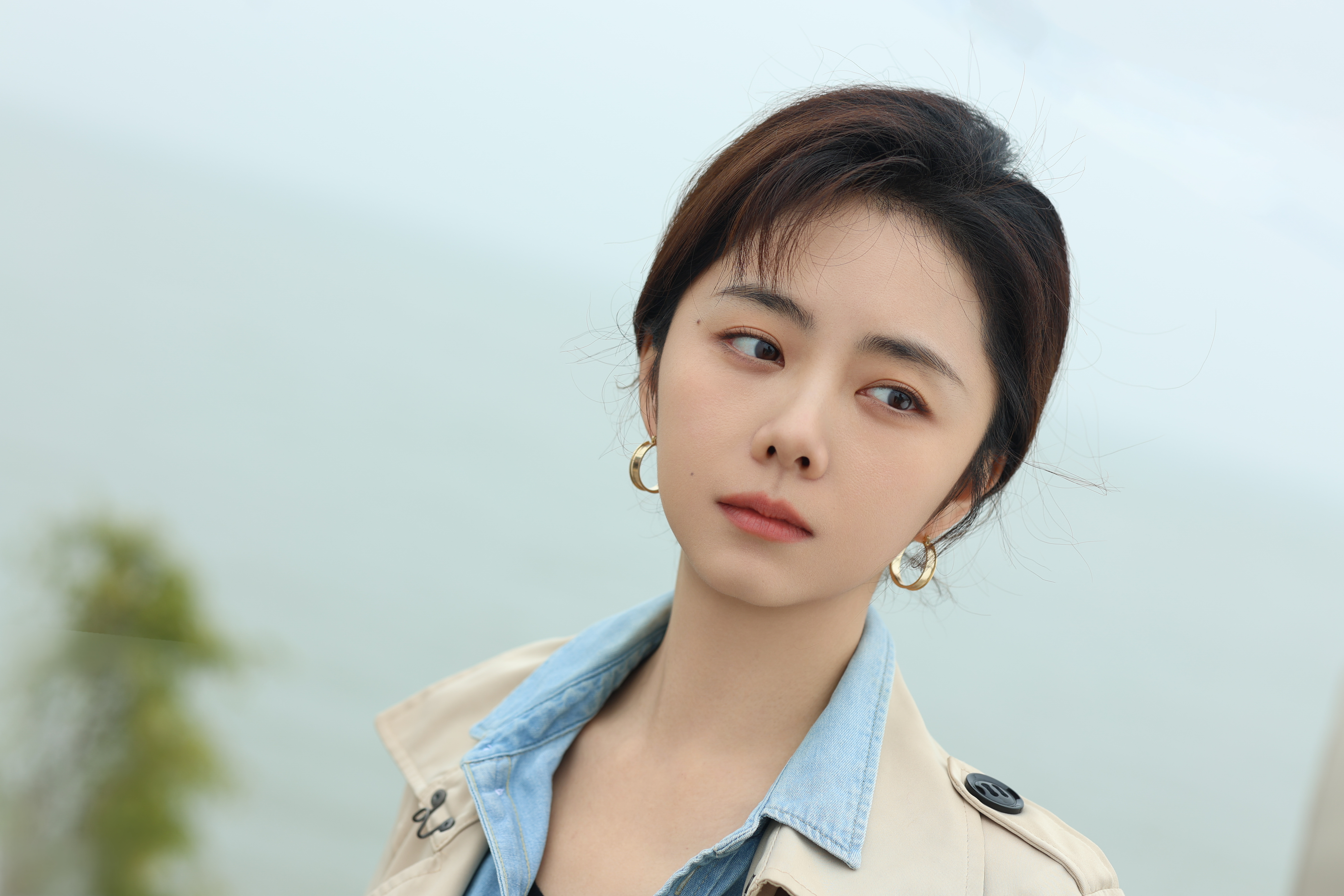 谭松韵 💫谭松韵我的山与海山是方婉之来时的根，海是她去时的路。神仙顶的雾弥漫了