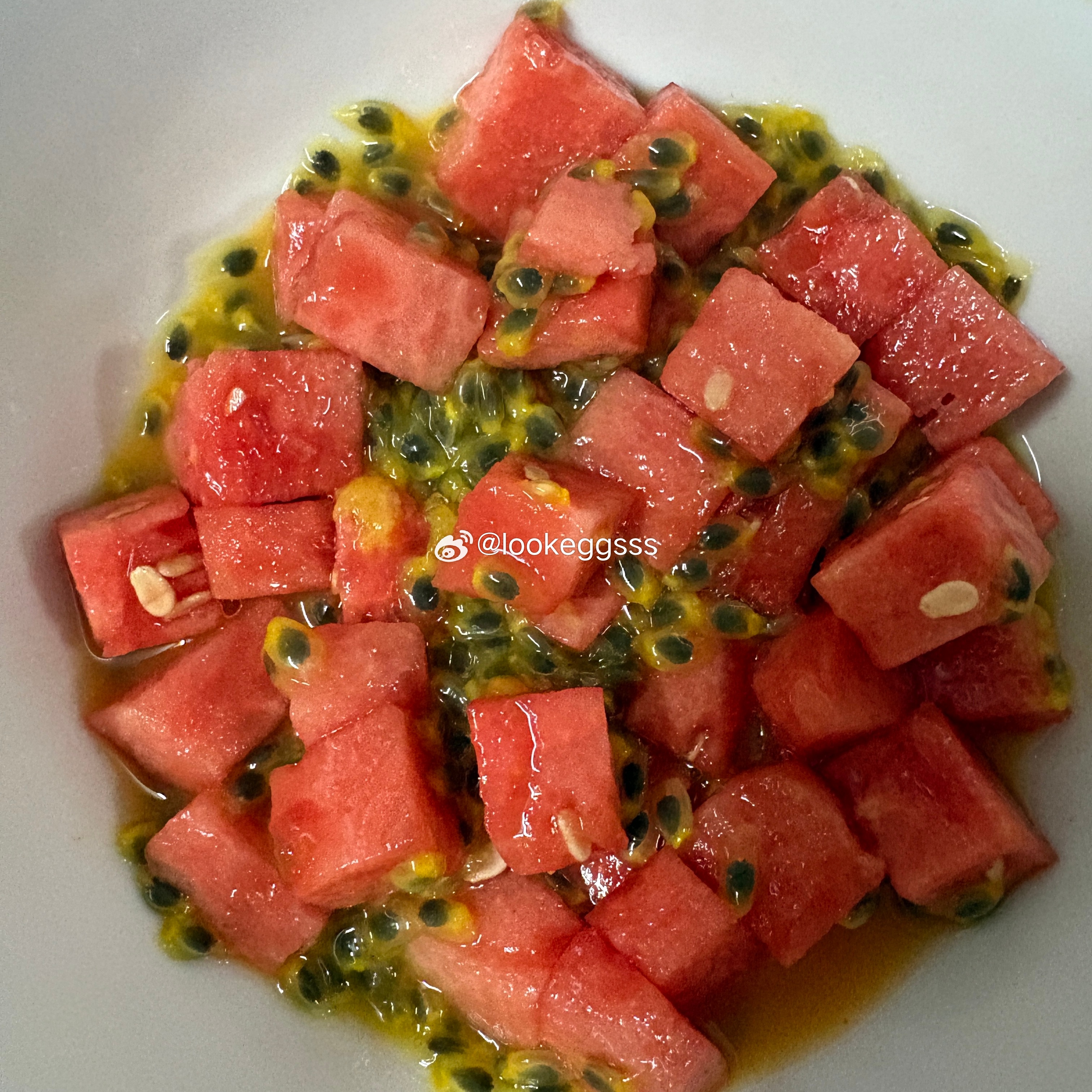 钦蜜百香果和西瓜🍉的搭配嘿嘿😁也好吃 