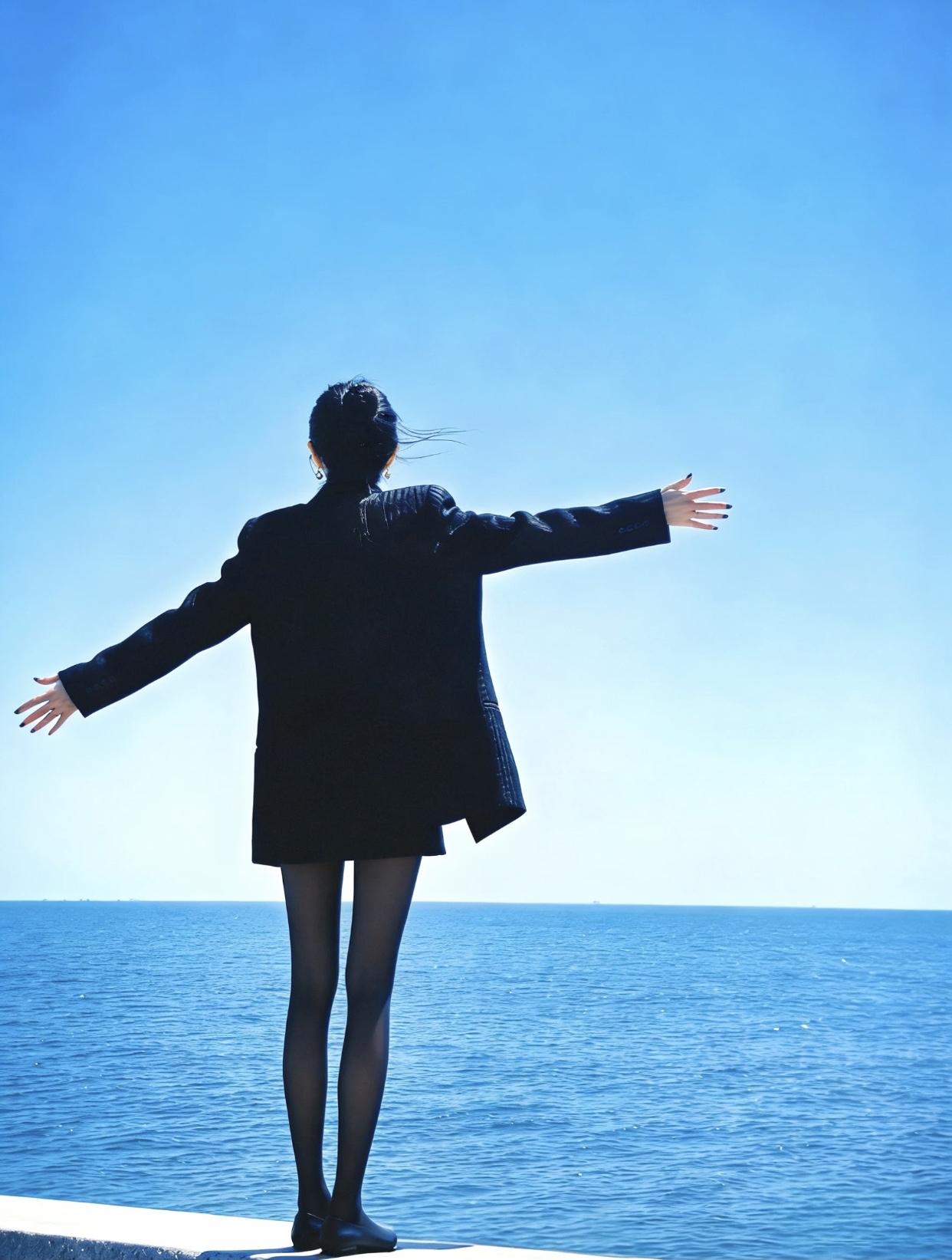 生活就像一片未知的海洋，想要“面朝大海”，得有十足的勇气。就像我之前裸辞创业，放