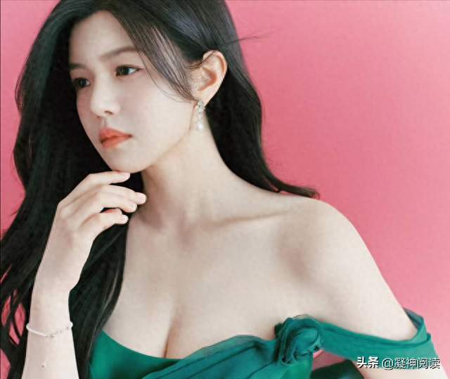内娱女星别卷冻龄了！陈妍希这张“不较劲的脸”，才是真的杀疯了