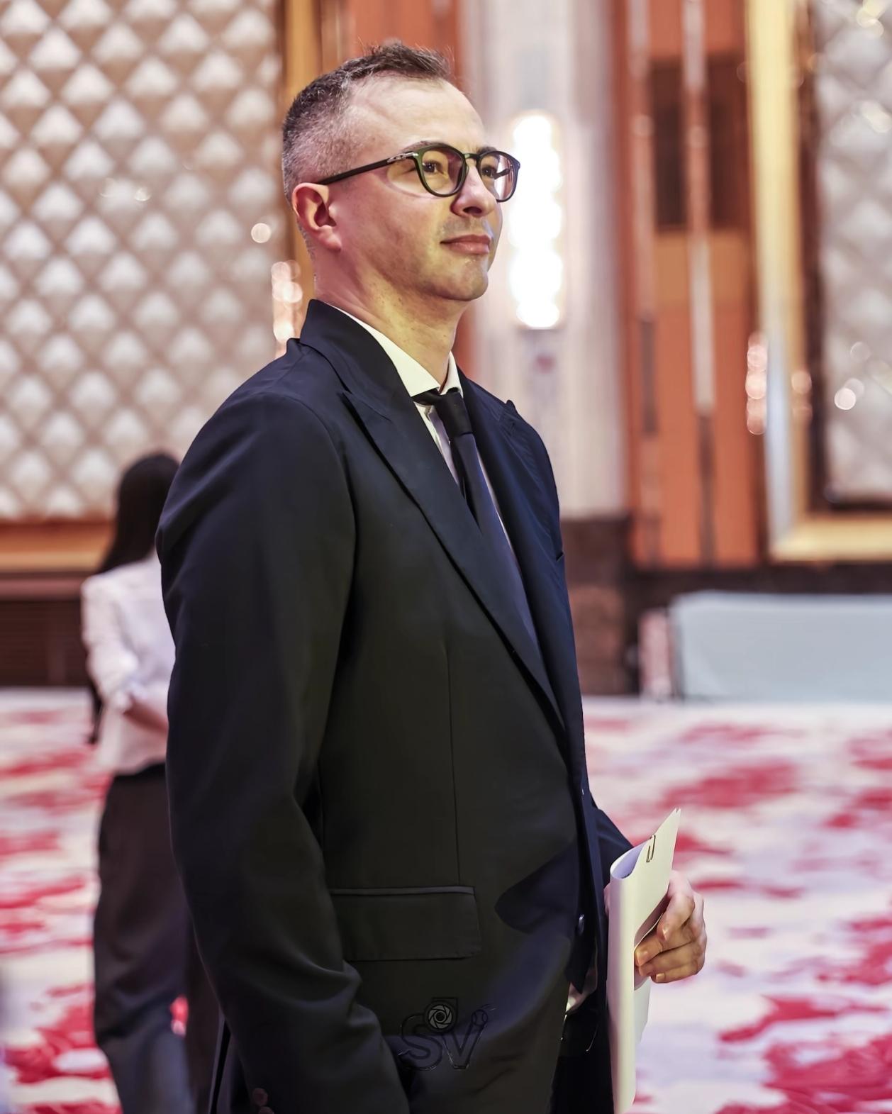 广东惊险战胜宁波，阵容搭配一团糟，单外援是非用不可？主教练属于没苦硬吃
广东宏远