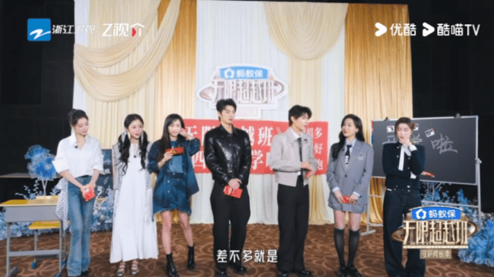 谁来解答冯建宇饭撒都跟谁学的！别人努力学才艺，冯建宇直接秀出饭撒秘籍，操作又稳又