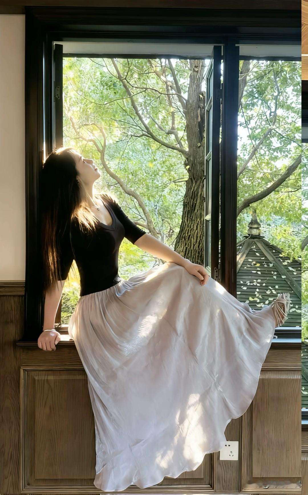 阳光洒进窗，裙摆随风舞，享受这静谧时光。