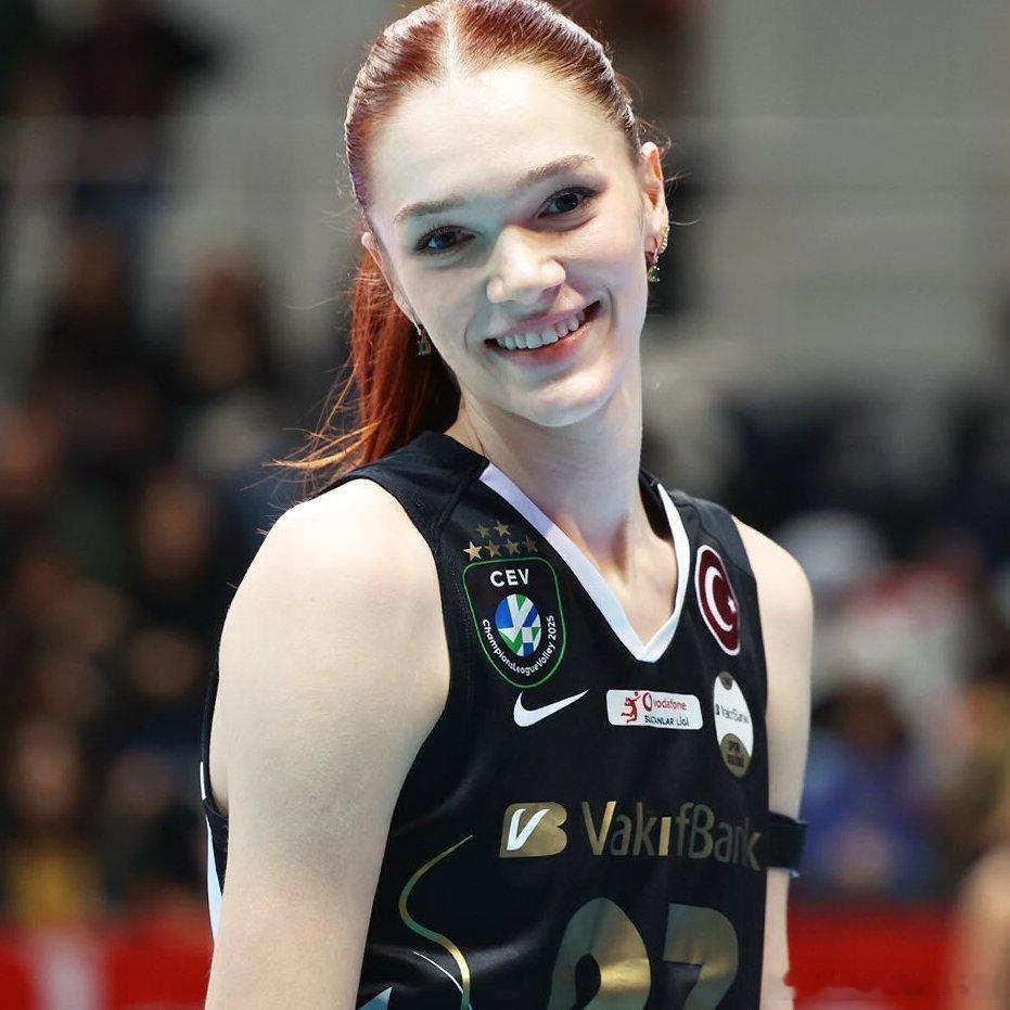 排球 🎙️玛丽娜.马尔科娃：我觉得我们今天的表现非常出色。感觉我们在比赛的许多