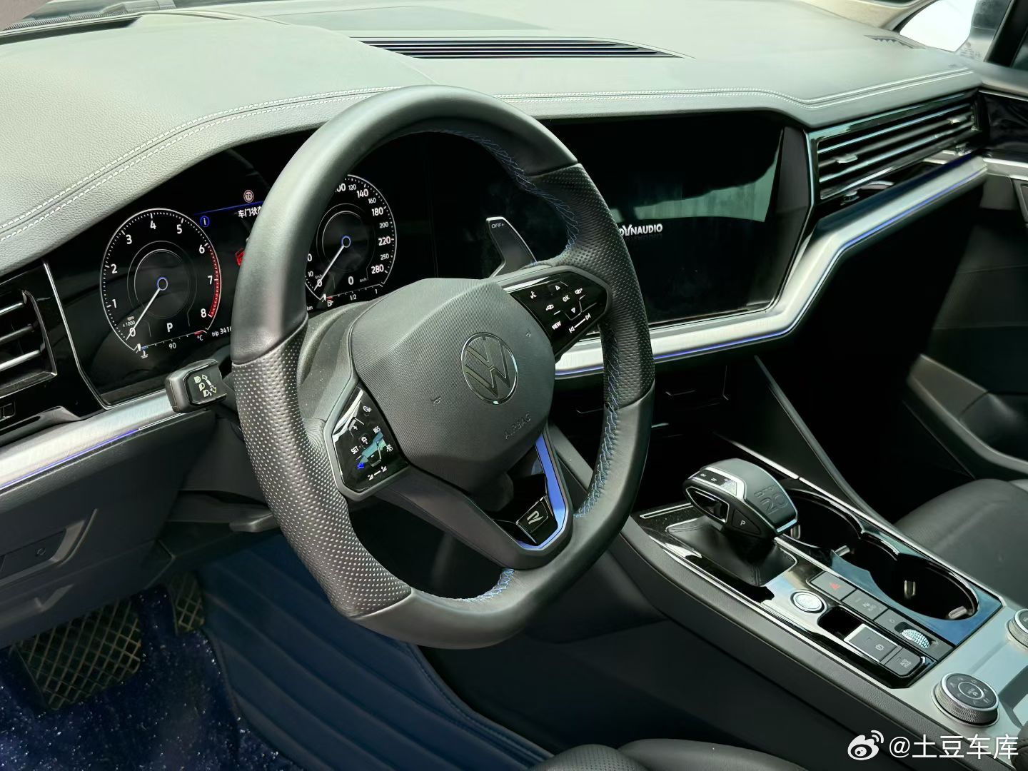 终于拿下来了大众途锐 稀有好货2022款 3.0T 曜黑运动2022年10月 1