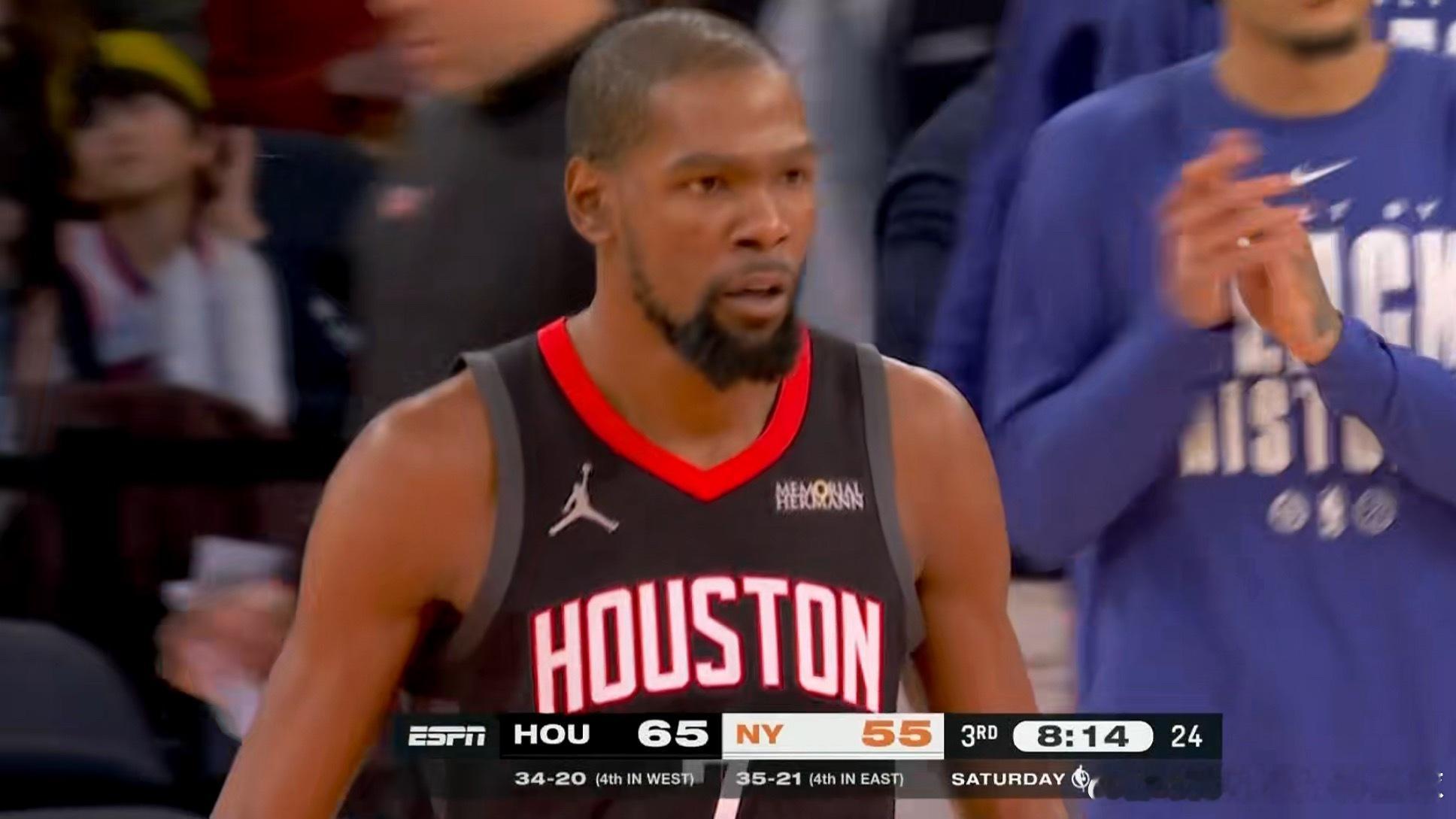 没有看错吧！！！火箭领先10分咯休斯顿火箭火箭vs尼克斯休斯顿火箭