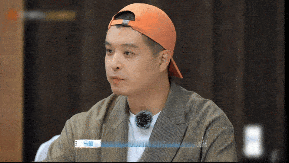 马頔说李纯每天都赞美他 哦莫～马頔李纯这对夫妻正常对话不到两句就是各种甜言蜜语，