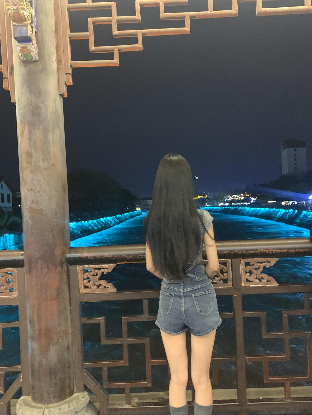 有段话说得特别好：
“婚姻的瓦解，
是从人人都会算账开始的。”

你算你做了多少