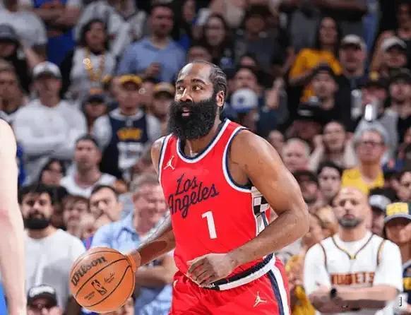 状态低迷！哈登全场8中2，三分4中1得到7分5板13助2断1帽

今日NBA季后