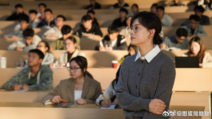 导演说孙俪一场戏演了两天孙俪新剧一场戏演了两天一场戏拍两天，不是低效而是敬畏。孙