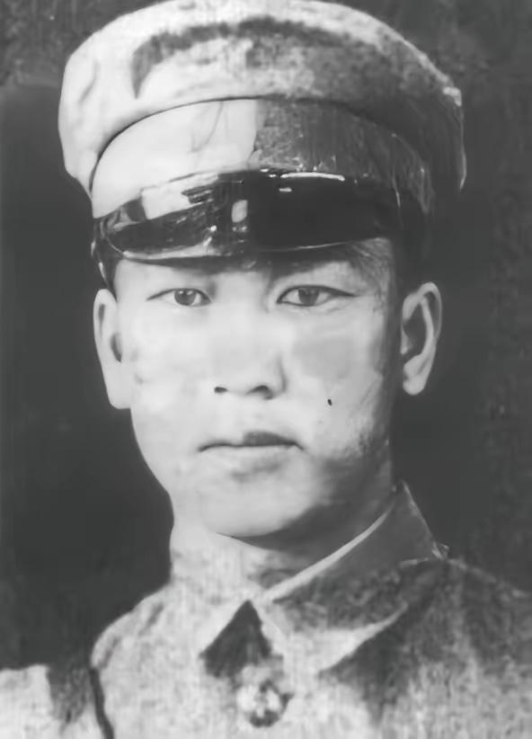 他是张治中的女婿、国军军长，49年不起义不对抗，而是远走香港。1949年，在国军