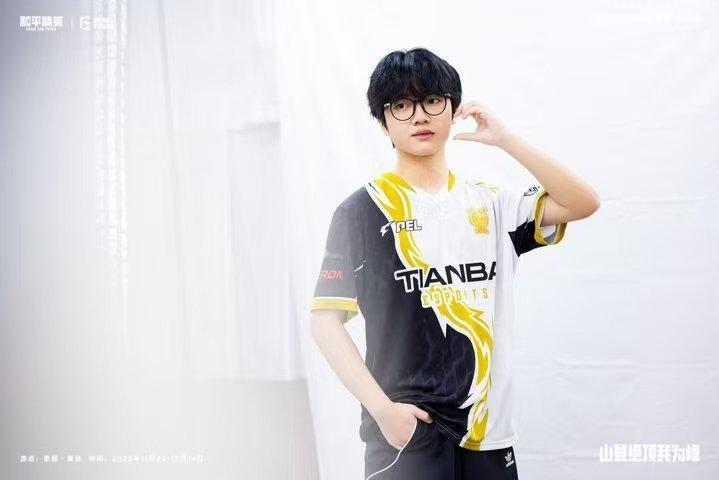 世界赛三保一是行不通的。在PEL你熟悉队伍，熟悉版本，还能三保一，就算是这样，三