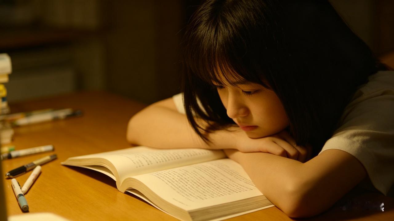 孩子躺平不上学？90%的家长都找错了原因
你家孩子是不是也突然厌学、躺平、跟你水