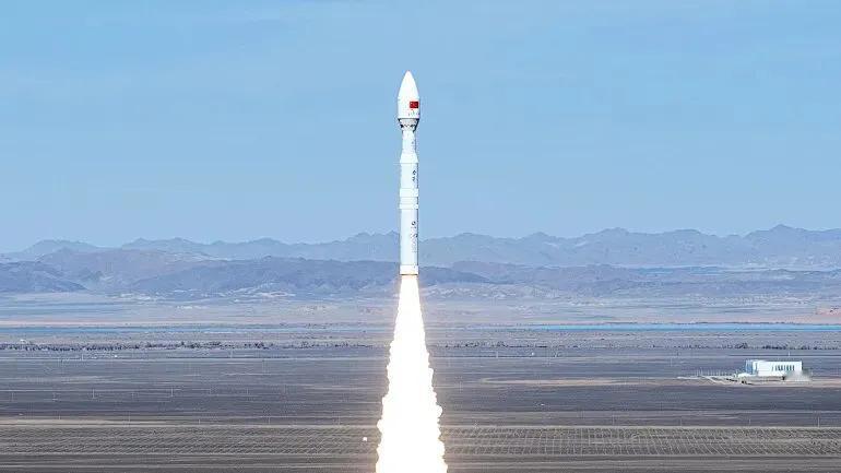 银行发射卫星，越来越常见。就在3天前的4月14日，邮储银行悄然完成一项壮举，他们