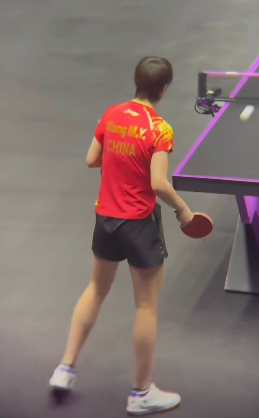 怎么会有真人比例是这样啊我要闹了🥲 