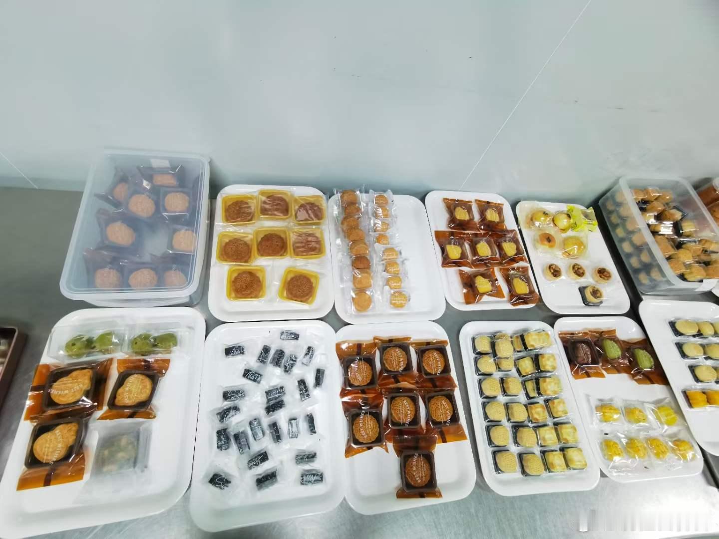 今日份“工伤”，吃不完，根本吃不完一份好吃又营养的糕点的背后，其实是我和拿“工伤