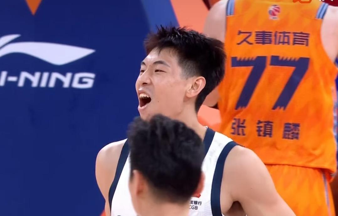 广东男篮虽然再次被上海擒拿，但是却收获巨大：
第一个收获——外线手感回暖，三分短