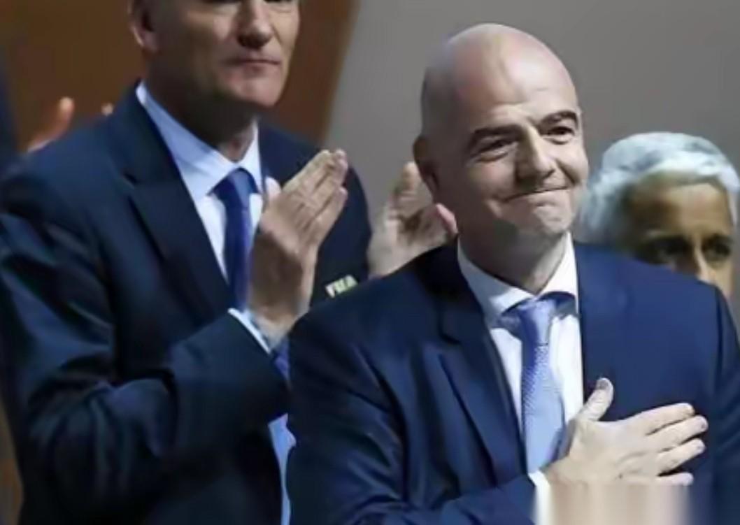 这次，国际足联在高价版权上的如意算盘打错了。亚足联和国际足联此次在中国市场高价版