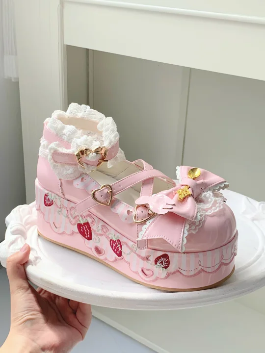 做了一个新款小蛋糕 老婆们觉得怎么样求求