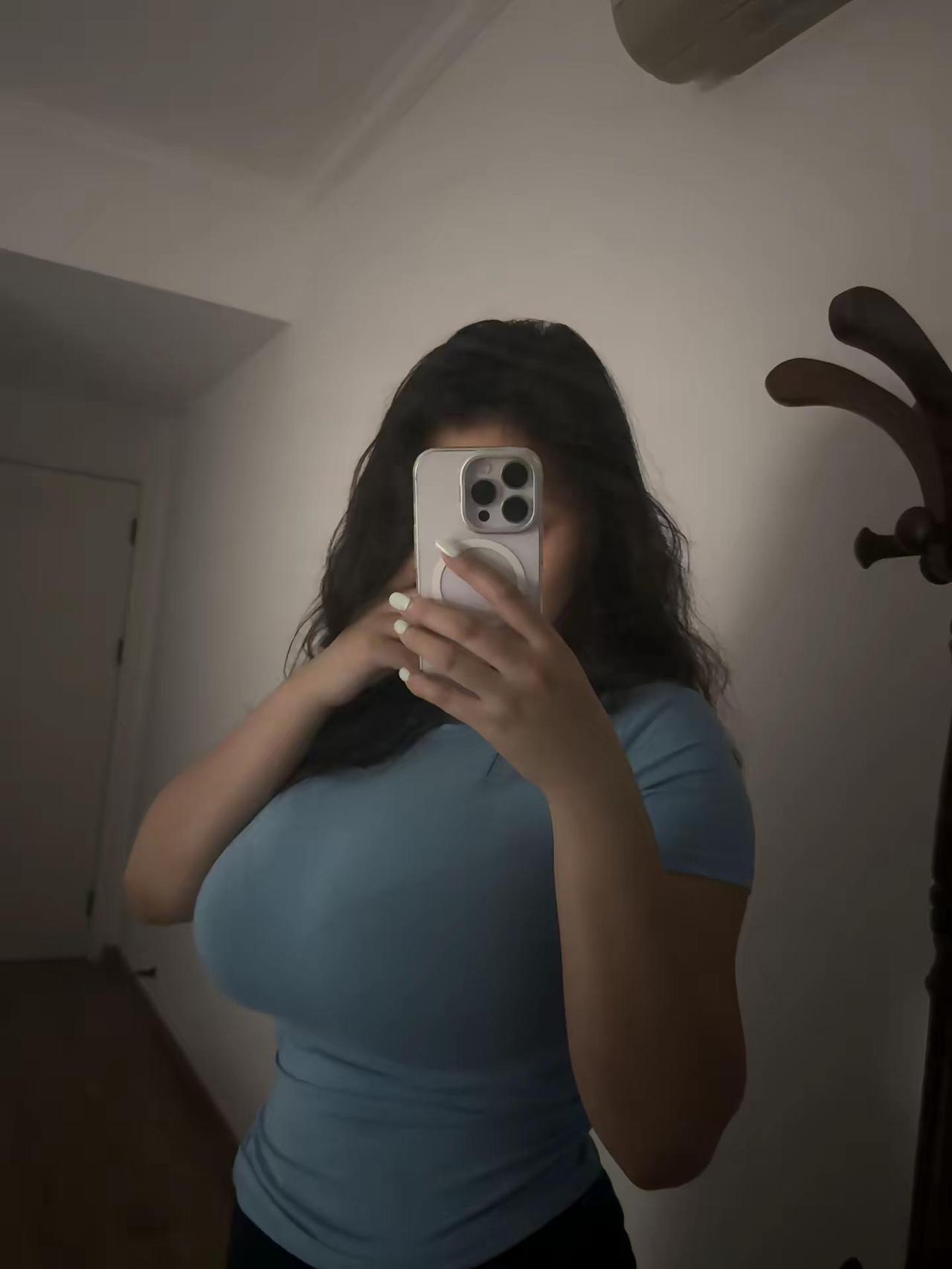就要显黑！！！原相机实况  原相机live 穿搭对我来说易如反掌 毫无健身痕迹