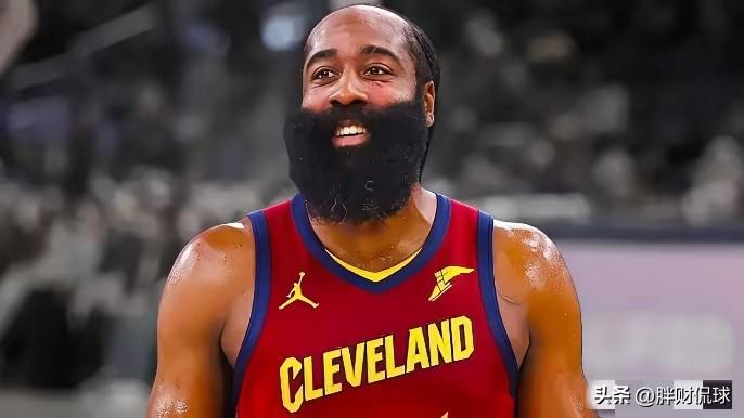 哈登能否成为骑士的老大要看米切尔的脸色？现在的骑士队被登哥梳理的井然有序，大中锋