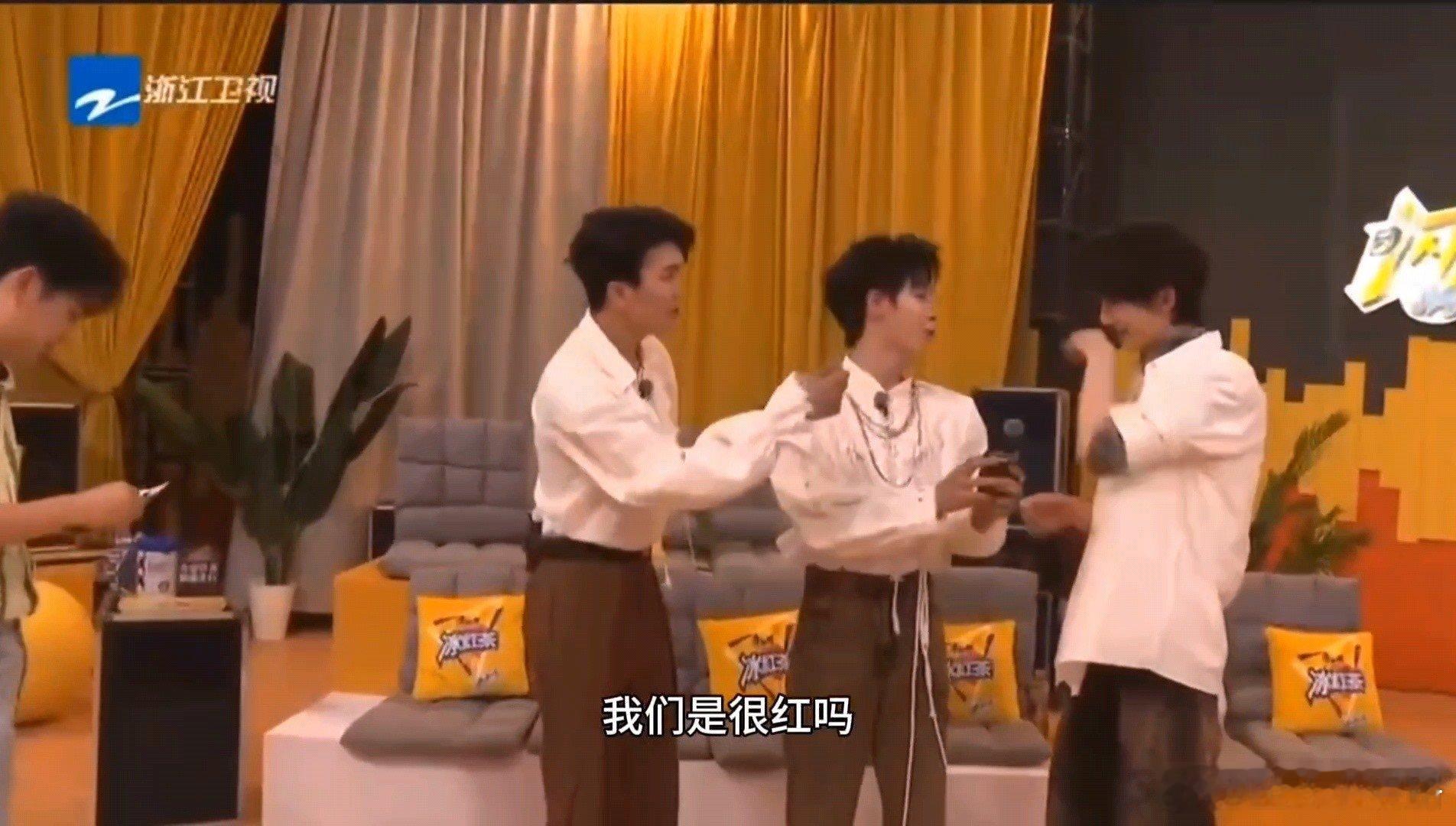 #奥利说希望我们都能红#奥利在直播上说了，希望咱们都能闪闪发光，黄誉博的段子一个