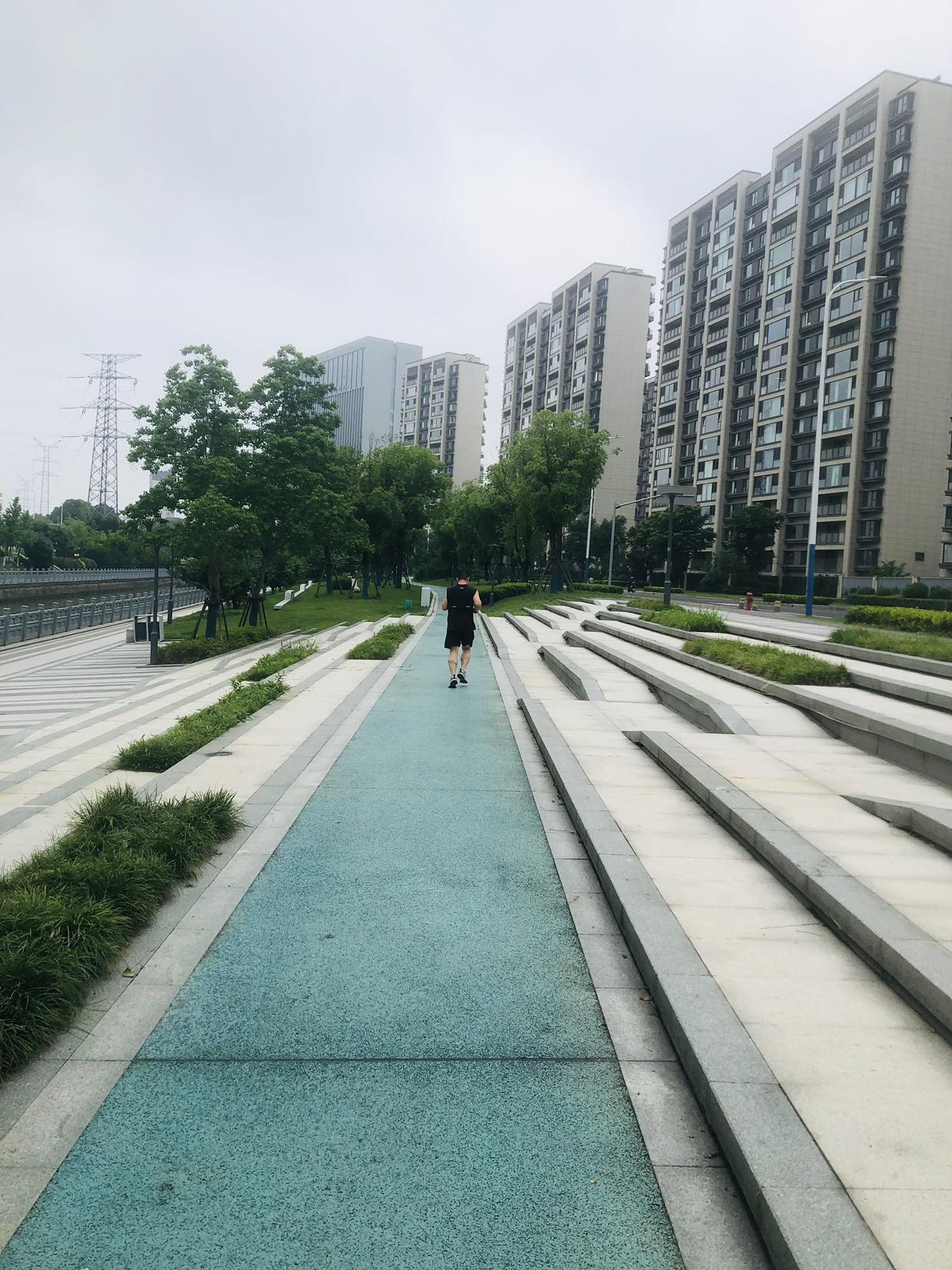 我的今日状态：😁轻松愉快
我这里的天气：🌤️多云
常州今天大晴天，气温舒适，