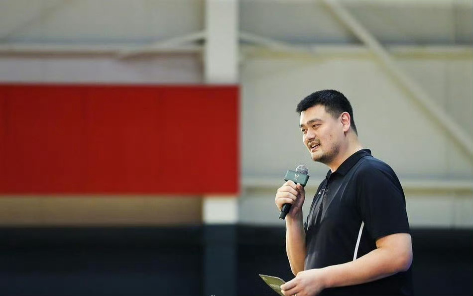 大咖篮球课被100万元拍下捐赠姚基金“名人公益拍”，通过邀约国内顶尖社会名流、知