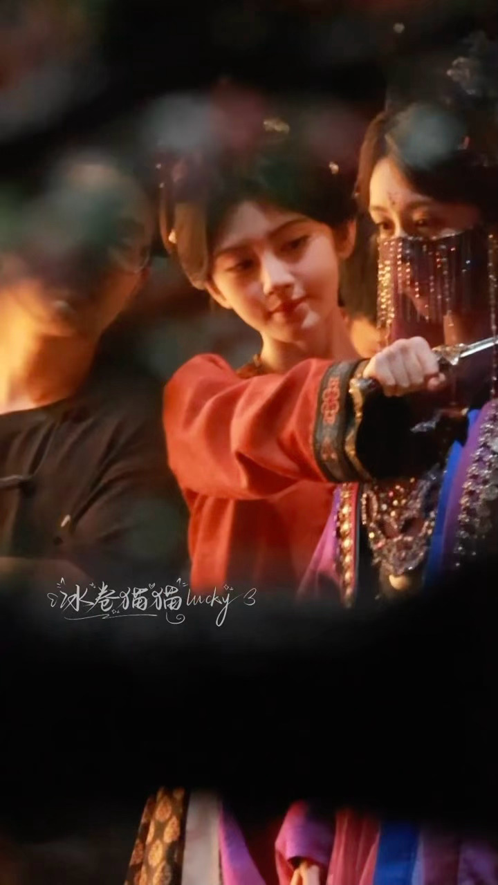 鞠婧祎万花世界冷脸行刺路透鞠婧祎郜思雯对手戏 看到这张萌脸再强大的防备心也卸下了
