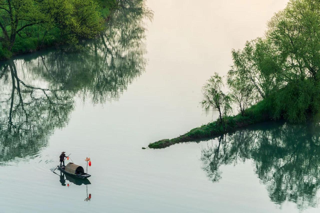 婺源月亮湾。婺源月亮湾
