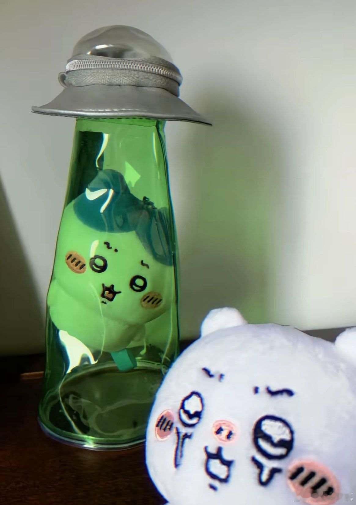 【 被ＵＦＯ抓走的吉伊卡哇 】 