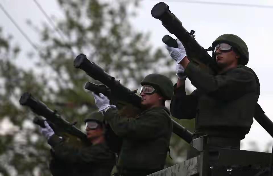 伊朗与俄罗斯达成超40亿元秘密军火交易
德国《图片报》消息称，美国可能于2月23